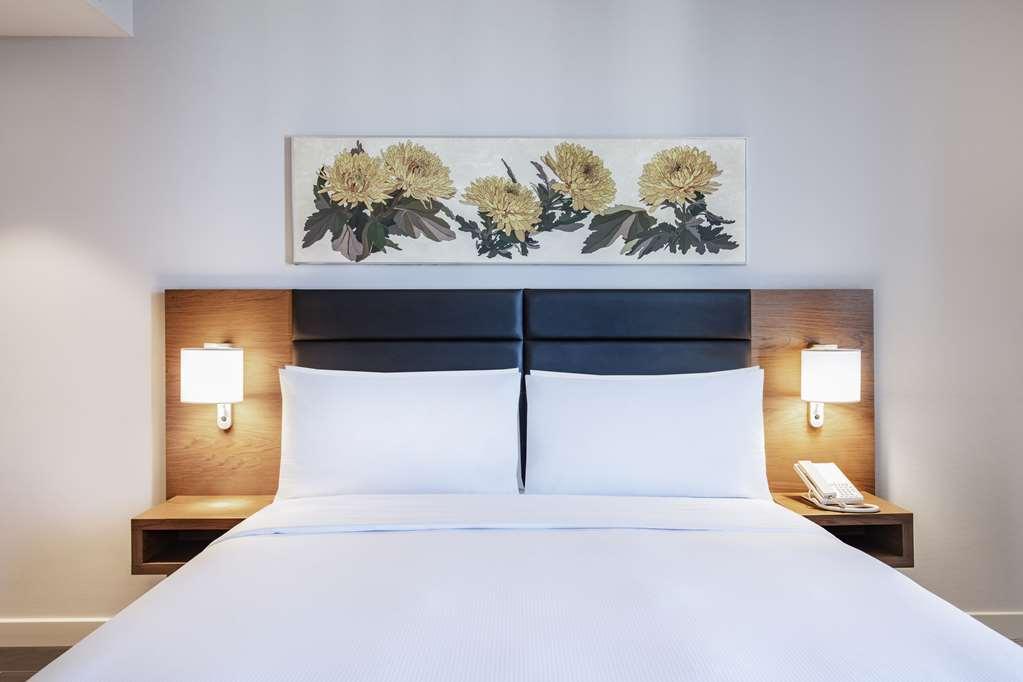 Hilton Garden Inn Tbilisi Chavchavadze الغرفة الصورة