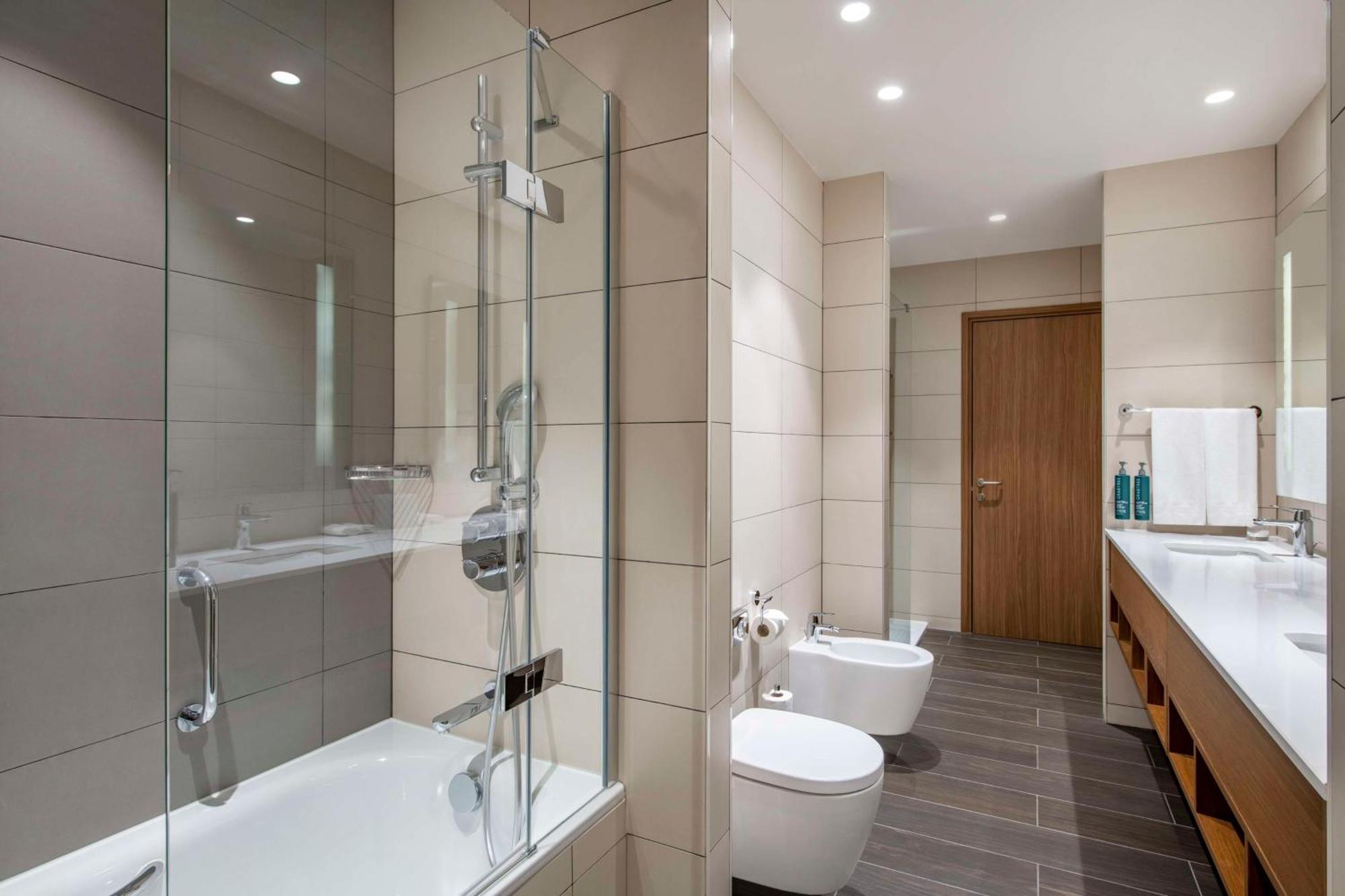 Hilton Garden Inn Tbilisi Chavchavadze المظهر الخارجي الصورة
